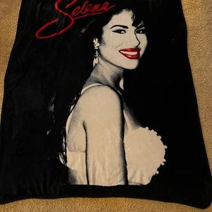 Selena blanket. Cozy soft 48 x 66 1/2 size. Beautiful picture of her